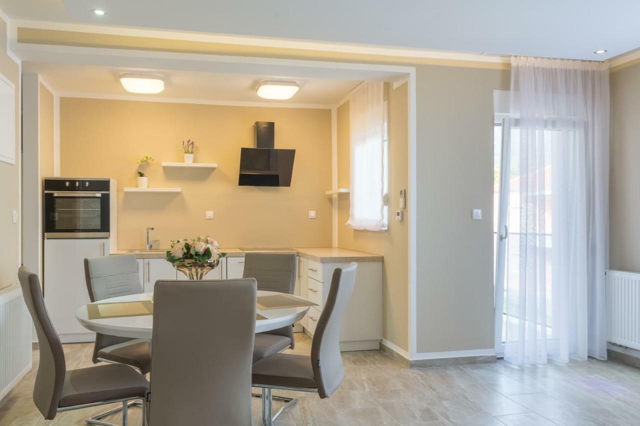Villa Nicolina Kaštela Esterno foto